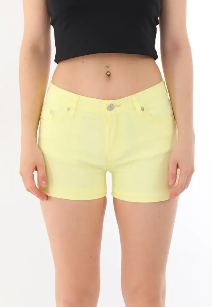 Blugi scurți damă de vară – elastici, mulați, cu buzunare la spate-galben Engros