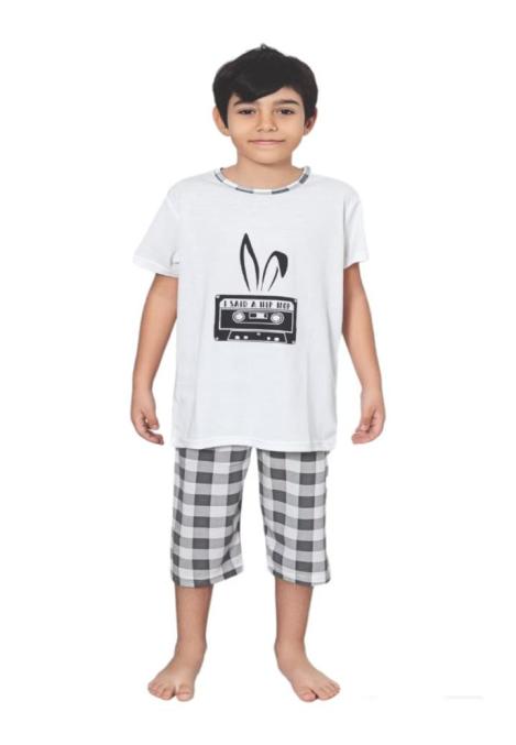 Pijama băieți, mânecă scurtă si pantalon 3/4, imprimeu iepure Hip Hop, alb ,Engros