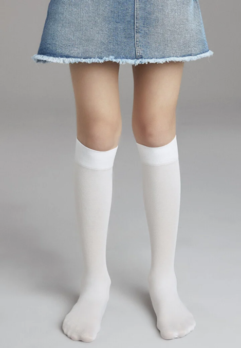 Șosete fetițe Penti Pretty Mikro 40 DEN, până la genunchi, mate, opace, alb Engros