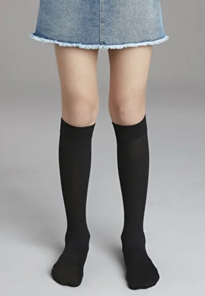 Șosete fetițe Penti Pretty Mikro 40 DEN, până la genunchi, mate, opace, negru Engros